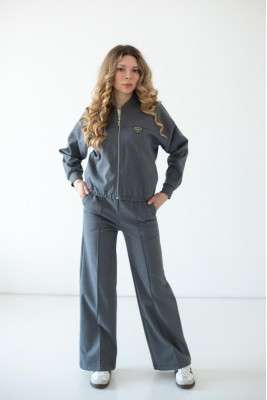 Костюм жіночий